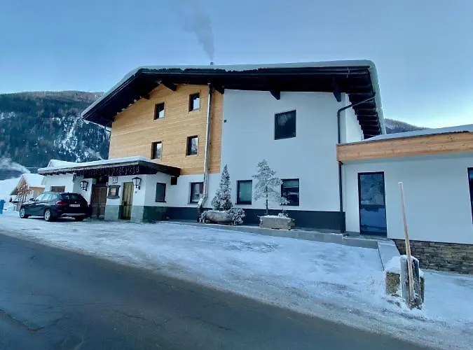 Bucher Casa de hóspedes Schnann